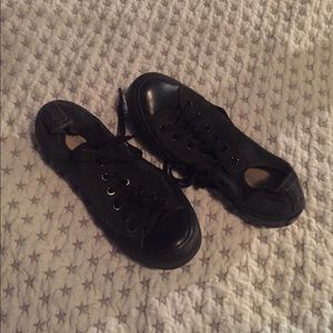Black converse